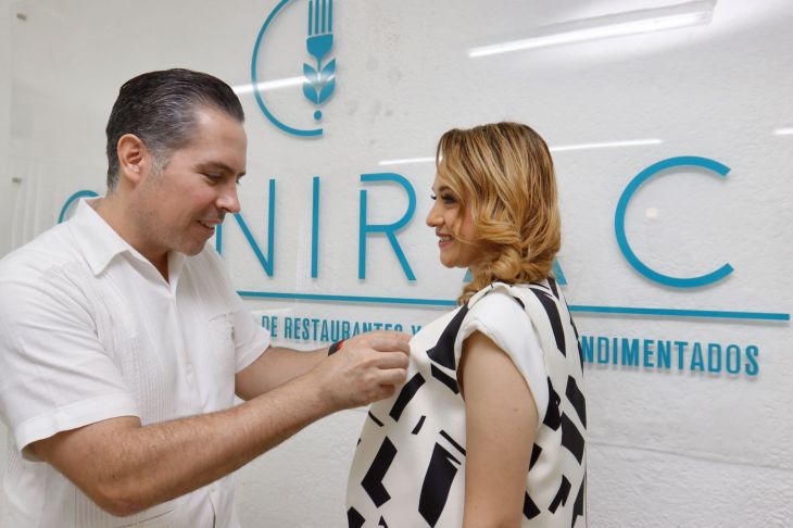 Claudia González Góngora toma protesta como nueva dirigente de la Canirac Yucatán